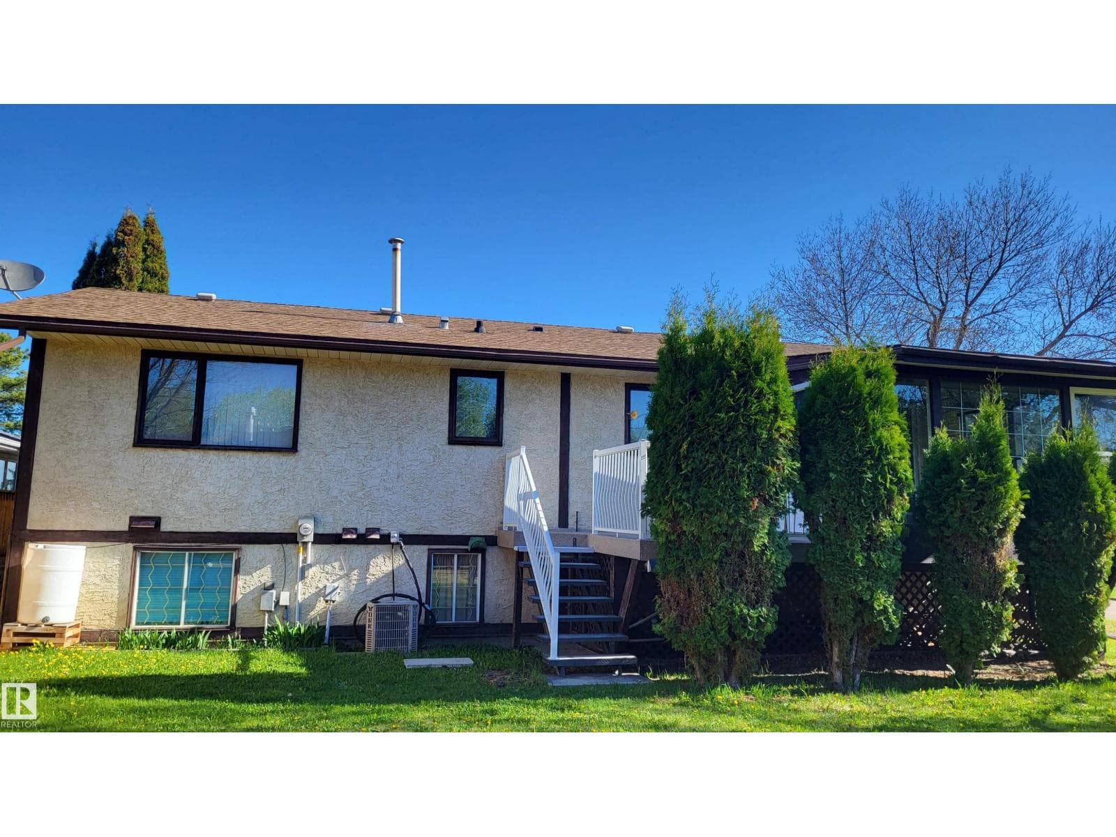 4521 42 AV — photo 3