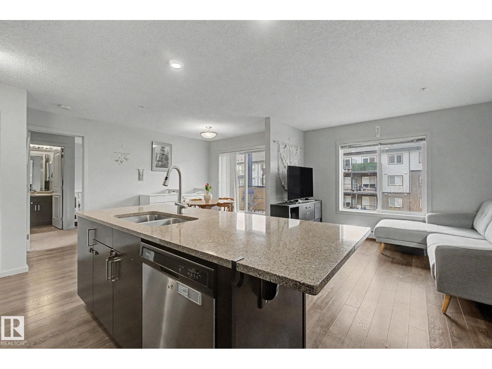 #330 390 Windermere RD NW — photo 5
