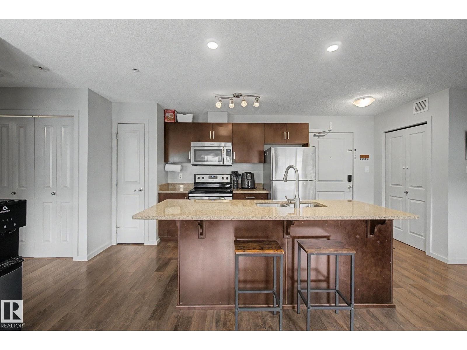 #330 390 Windermere RD NW — photo 4