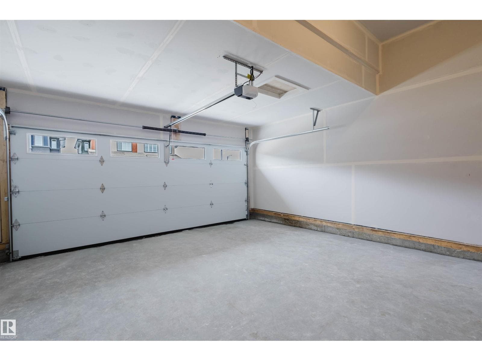 8243 KIRIAK LO SW — photo 4