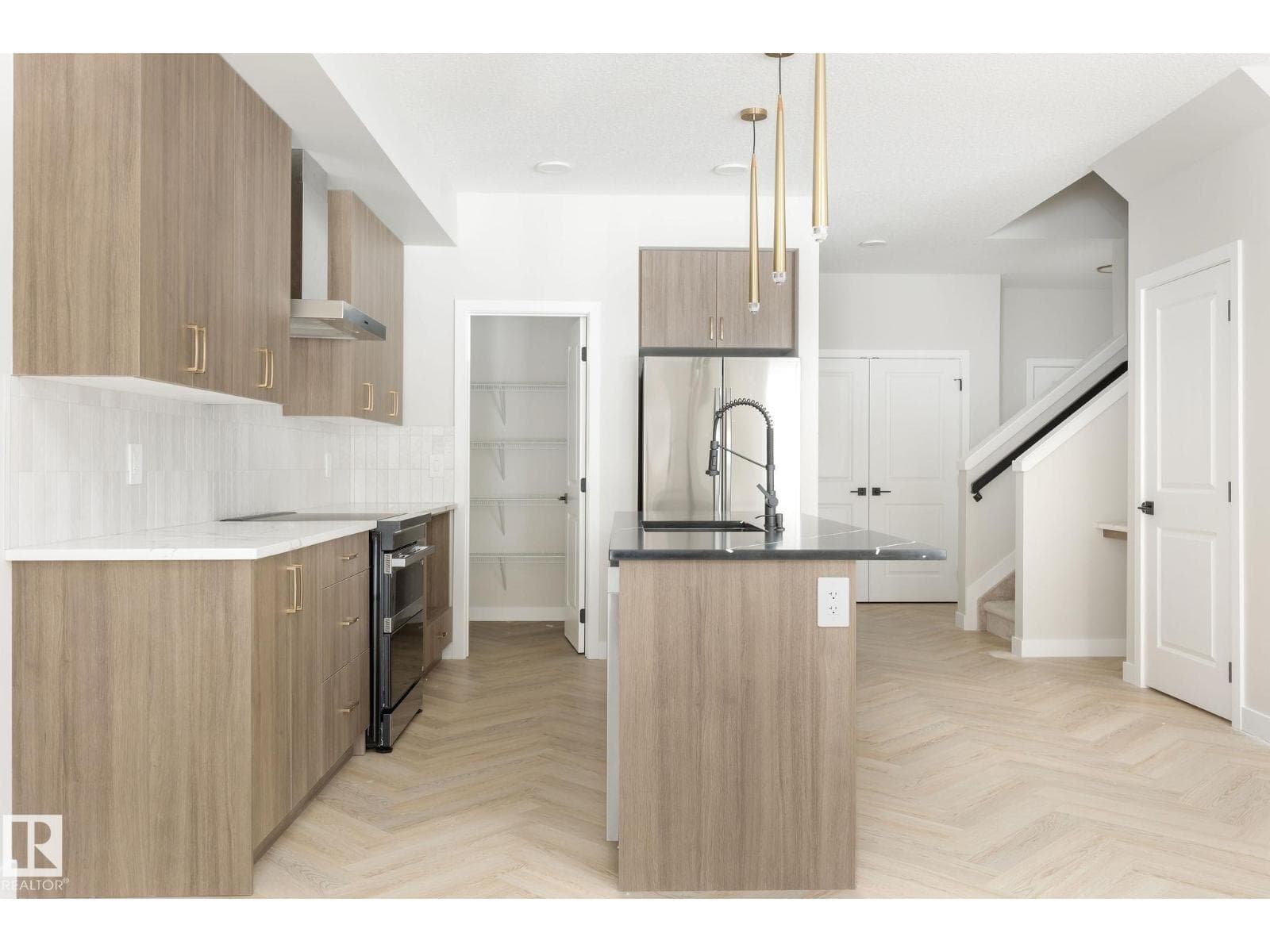 2210 Crossbill LI NW — photo 4