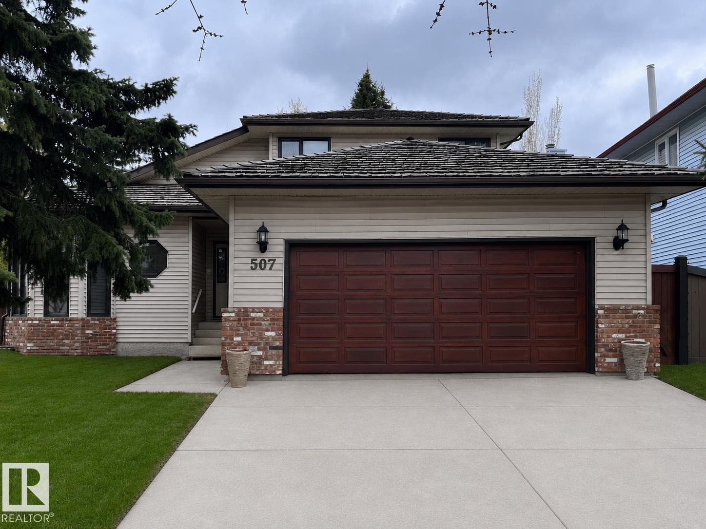 507 BURTON CL NW