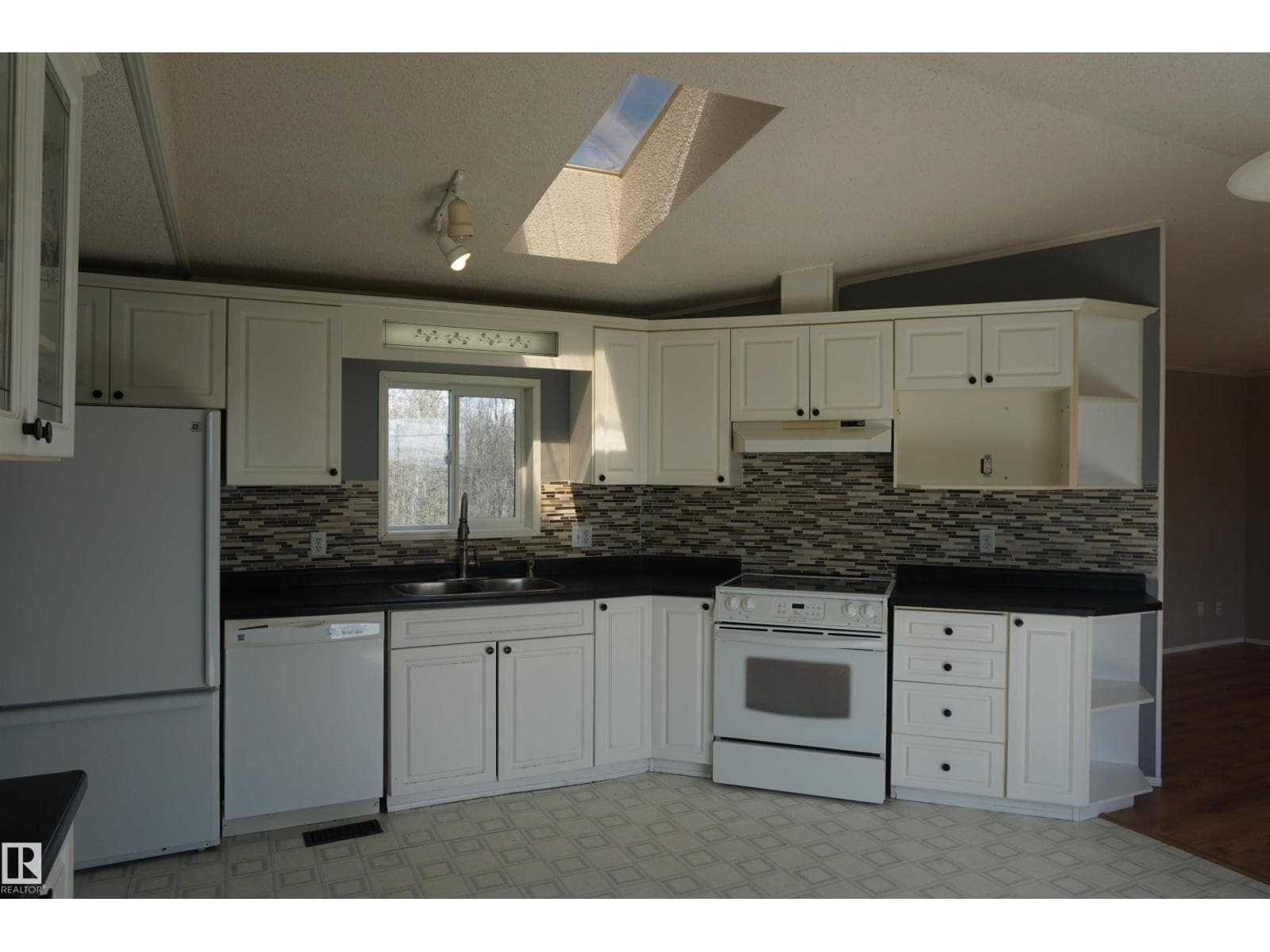 59502 RNG ROAD 102 — photo 5