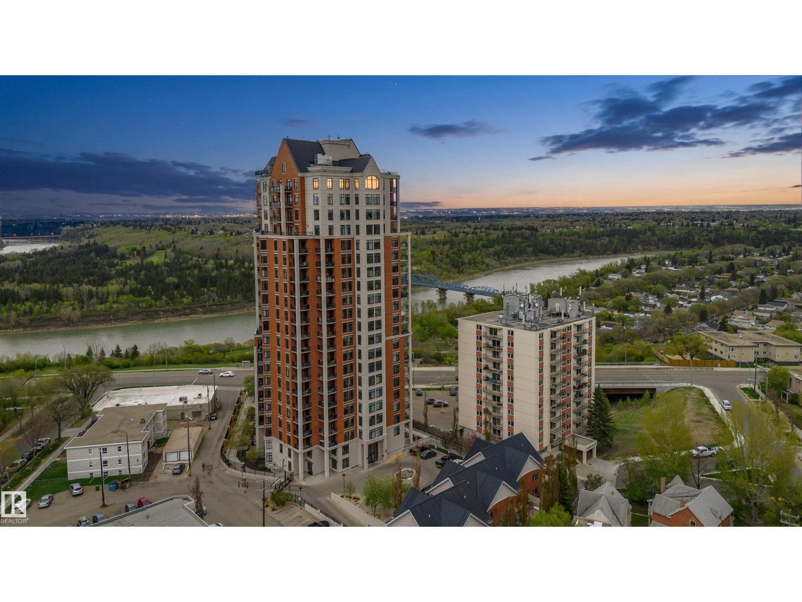 #2104 9020 JASPER AV NW
