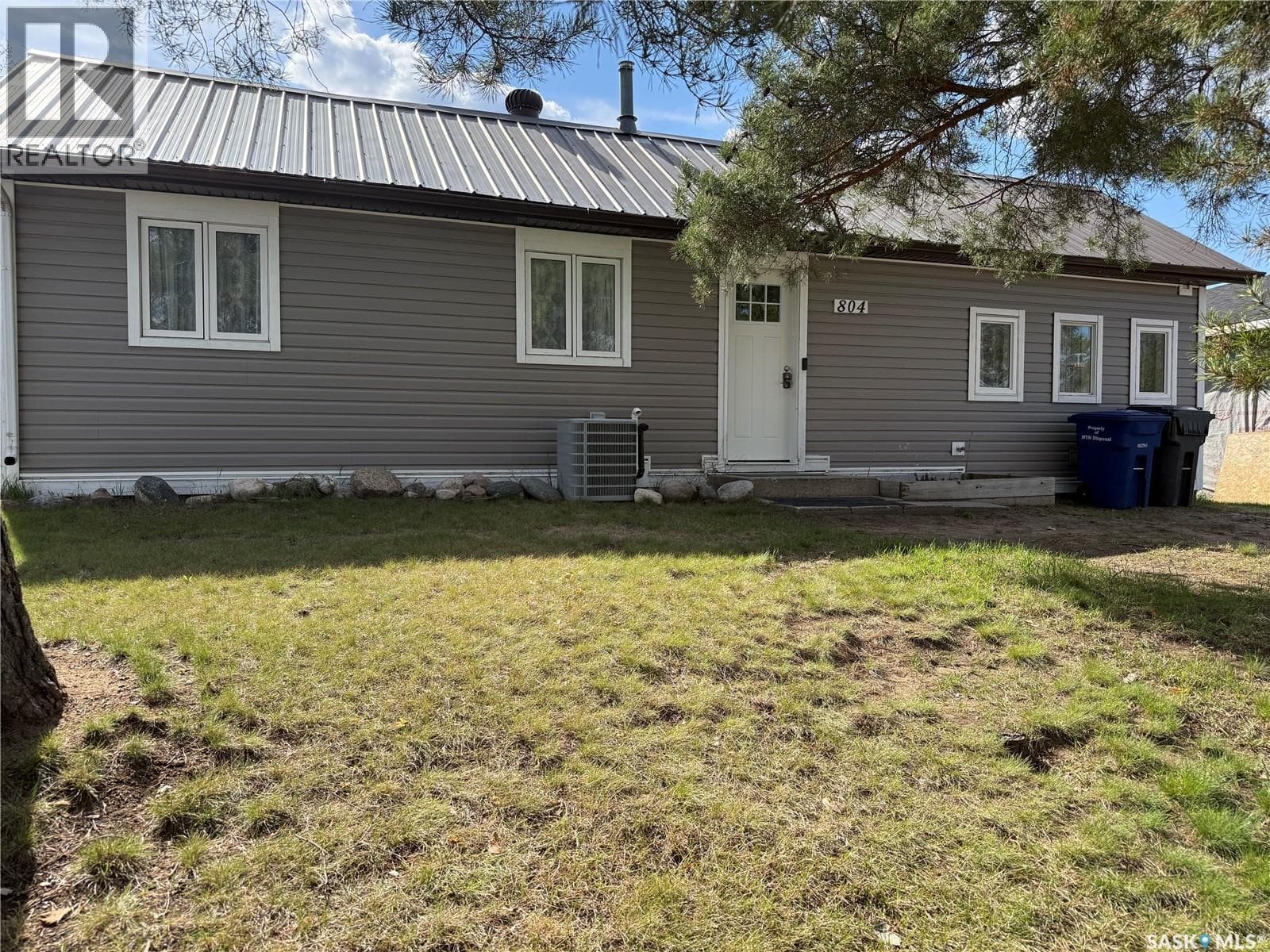 804 6TH STREET W