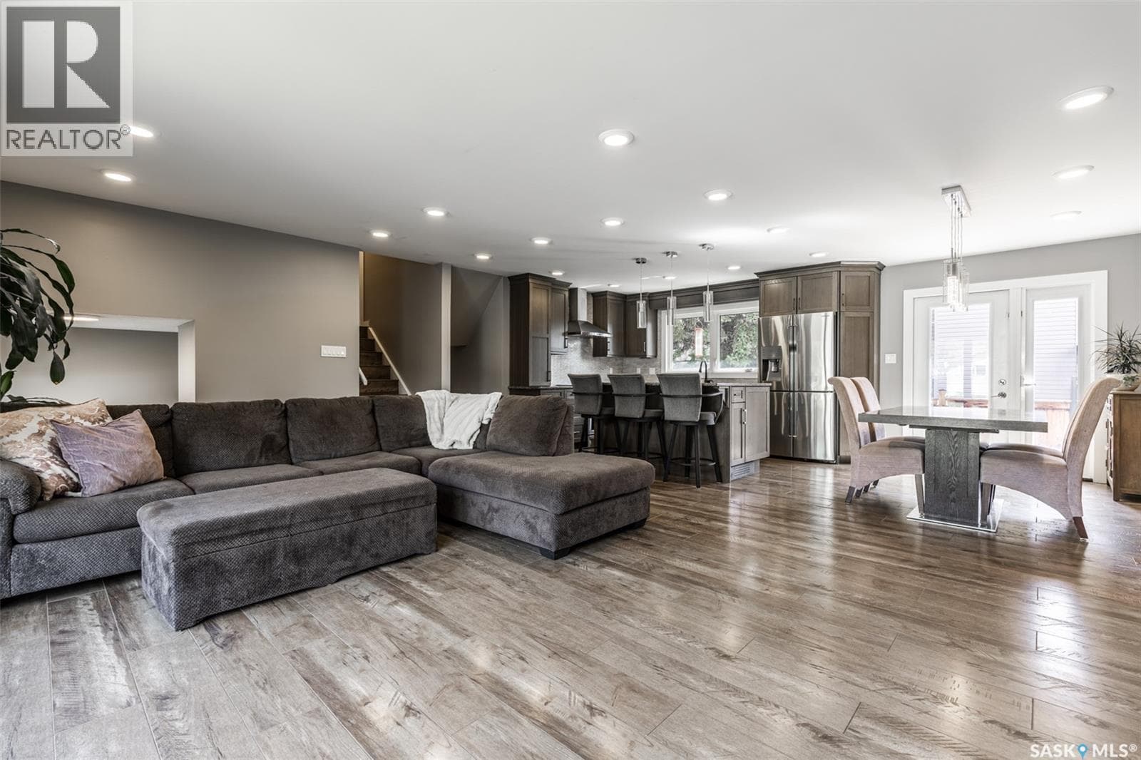 161 Columbia DRIVE — photo 3