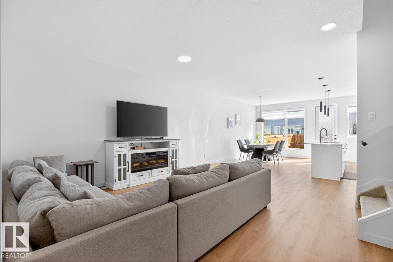 17347 100 ST NW — photo 3
