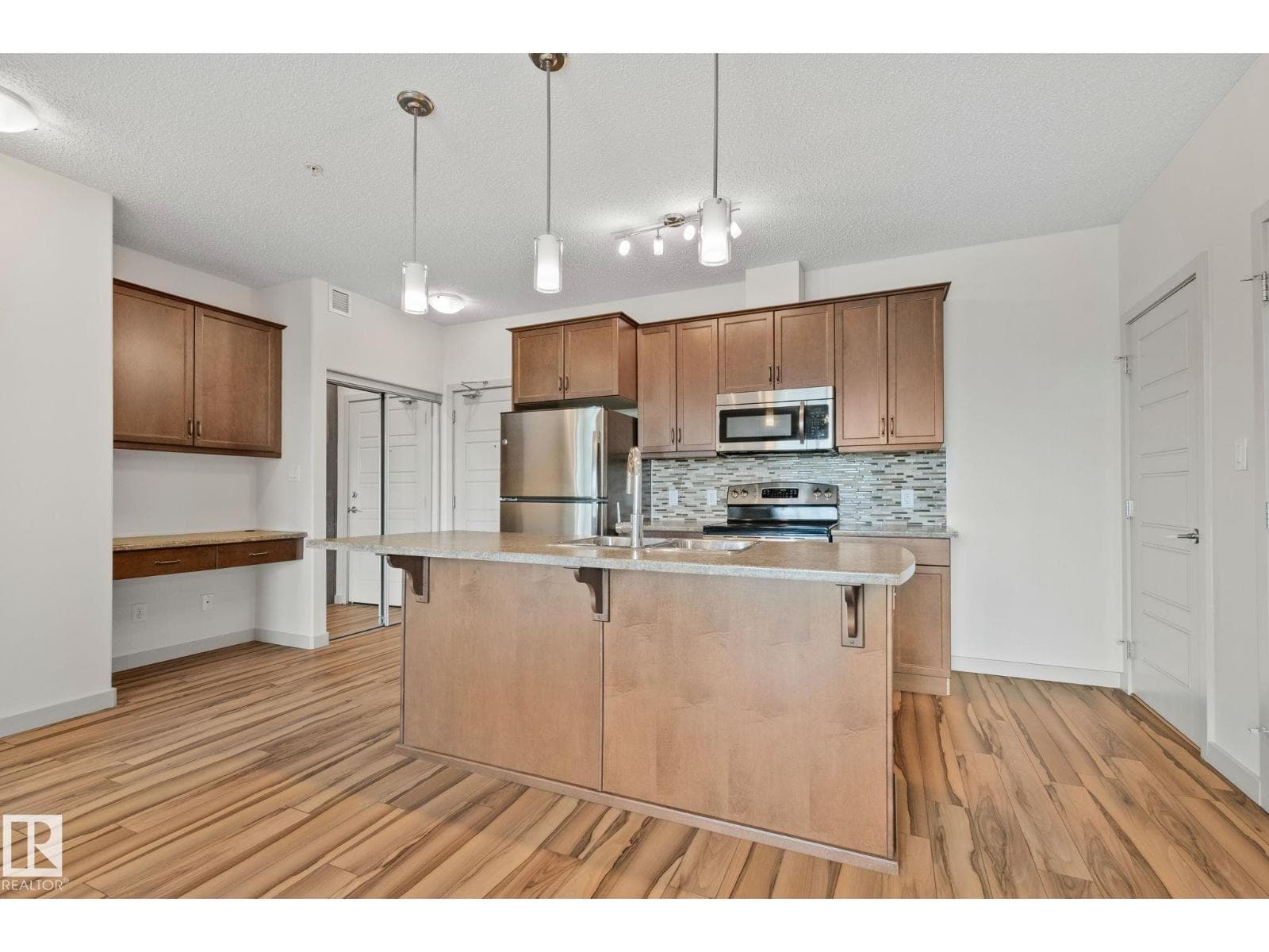 #218 320 AMBLESIDE LI SW — photo 5