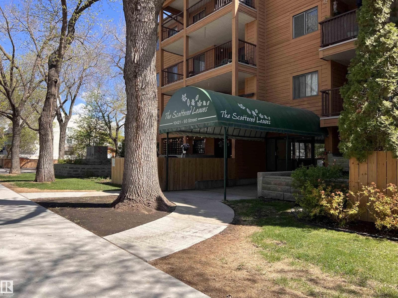 #106 10421 93 ST NW NW