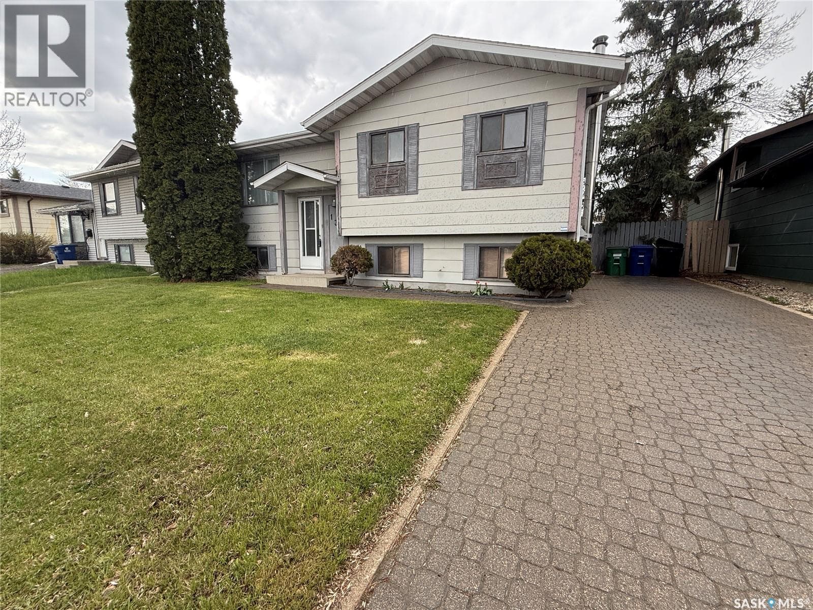 138 WEYAKWIN DRIVE — photo 2