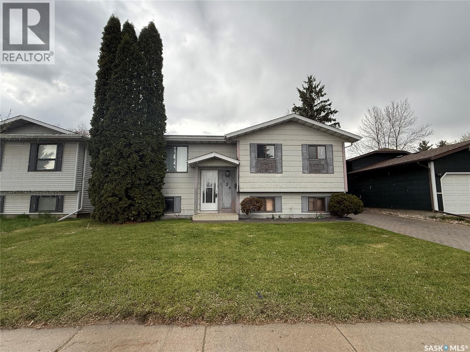 138 WEYAKWIN DRIVE — photo 3