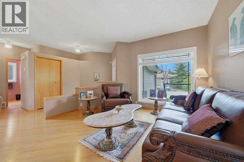 52 Edgebrook Rise NW — photo 5