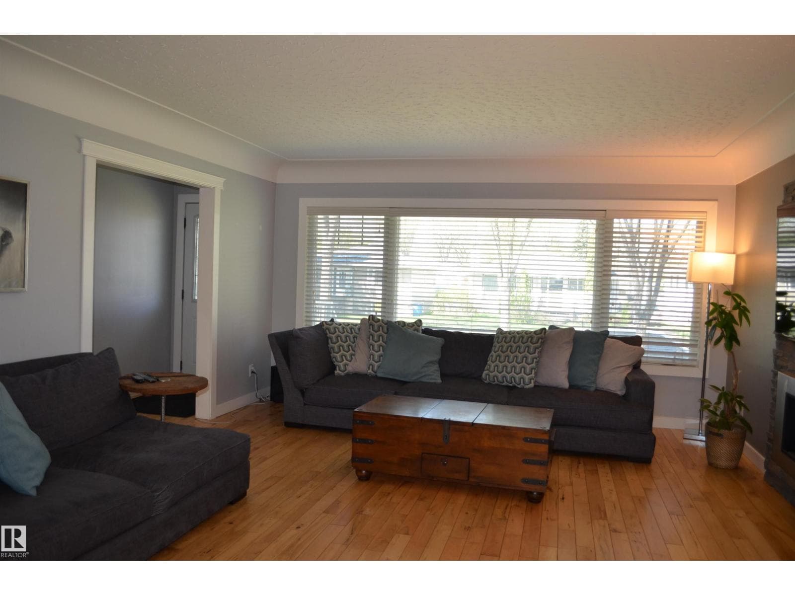 10527 81 ST NW — photo 3