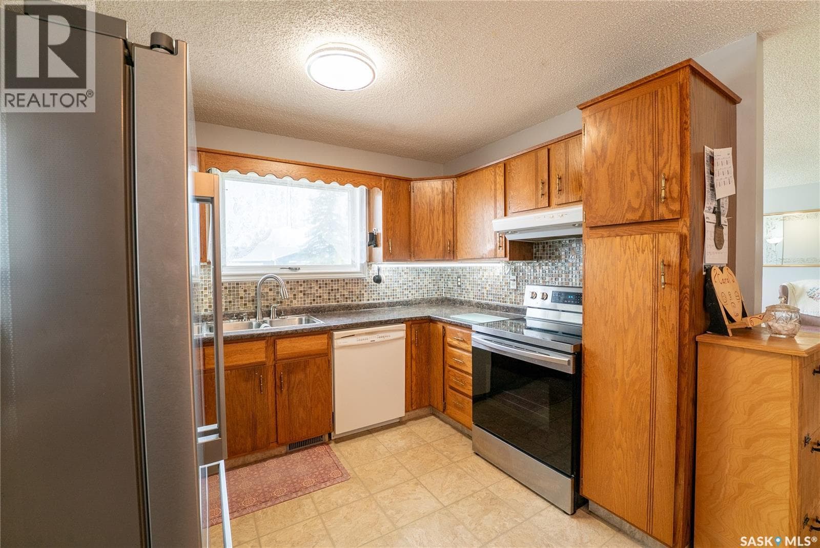 406 WALTER SCOTT AVENUE — photo 4