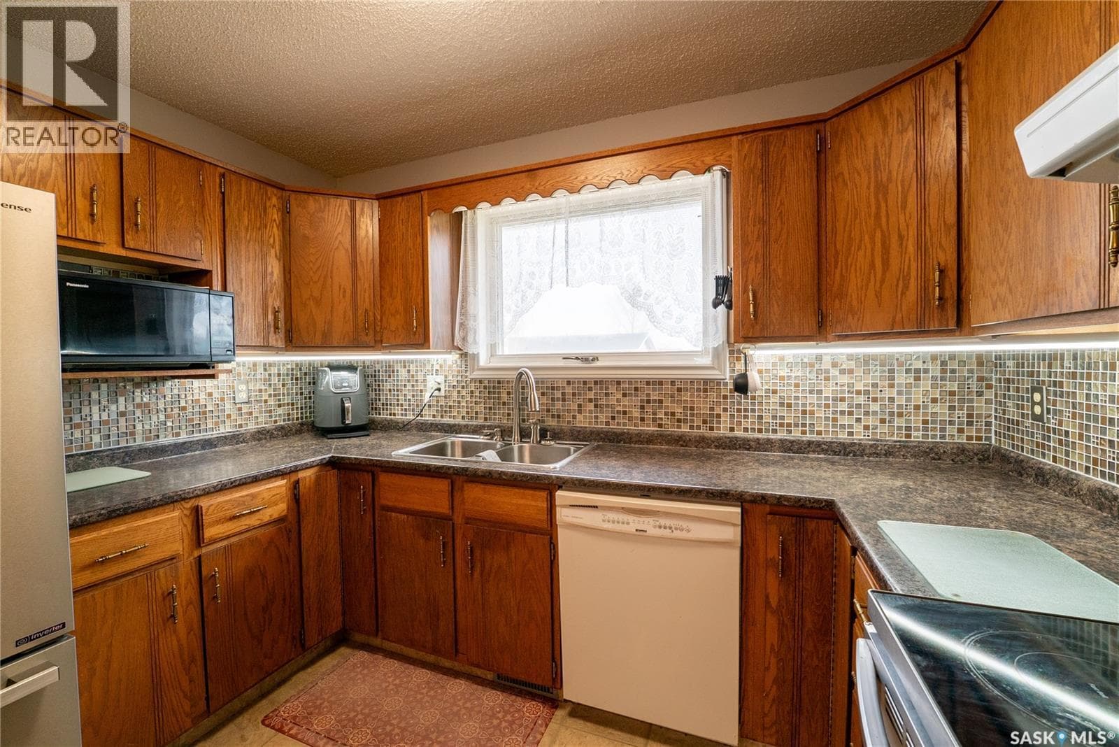 406 WALTER SCOTT AVENUE — photo 5