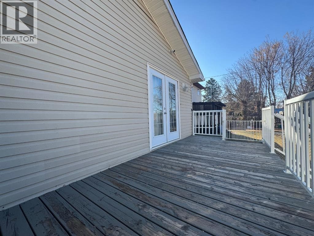 4953 49 Street — photo 3