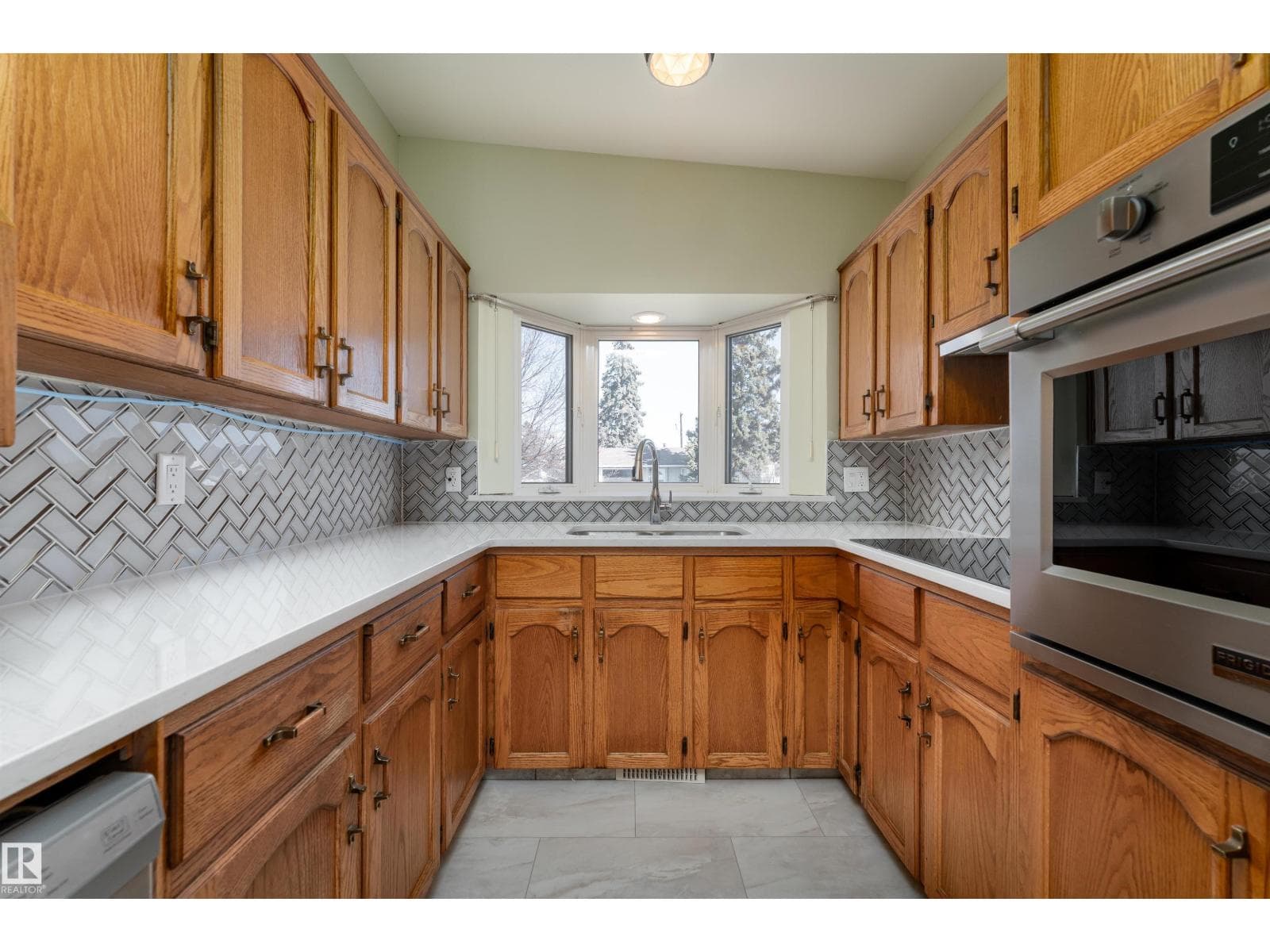 9523 134 AV NW — photo 3