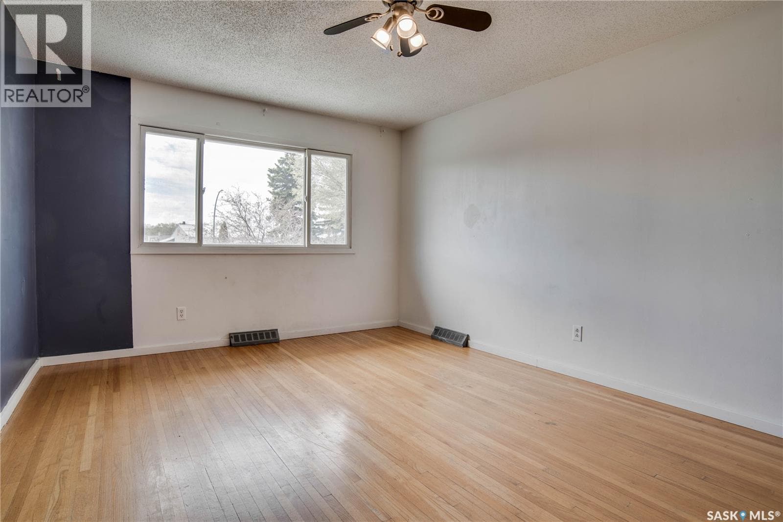 3017 Taylor STREET E — photo 5