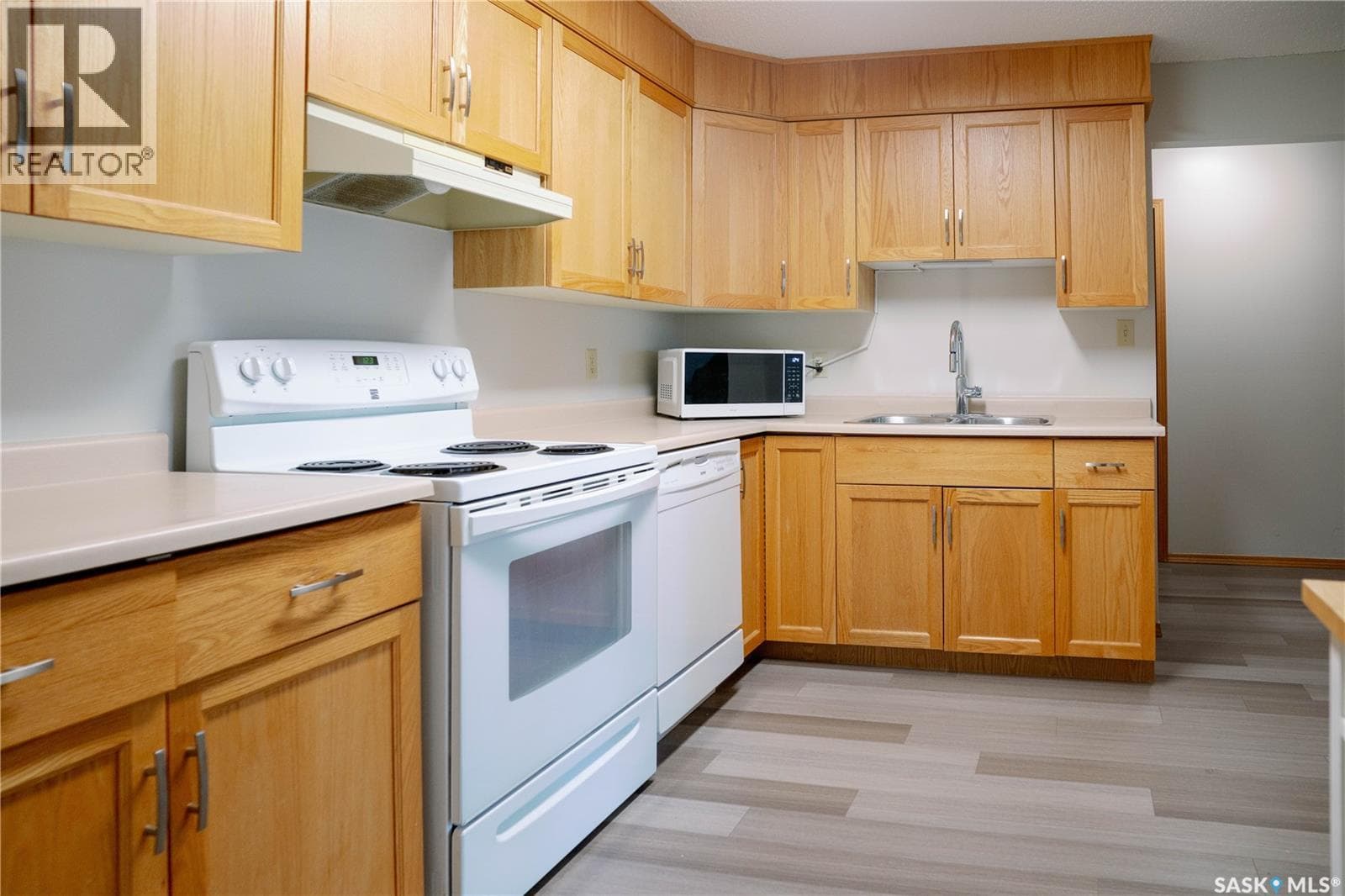 205 921 Main STREET — photo 5