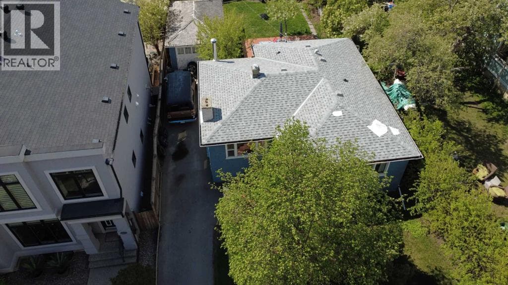 1815 32 Avenue SW — photo 5