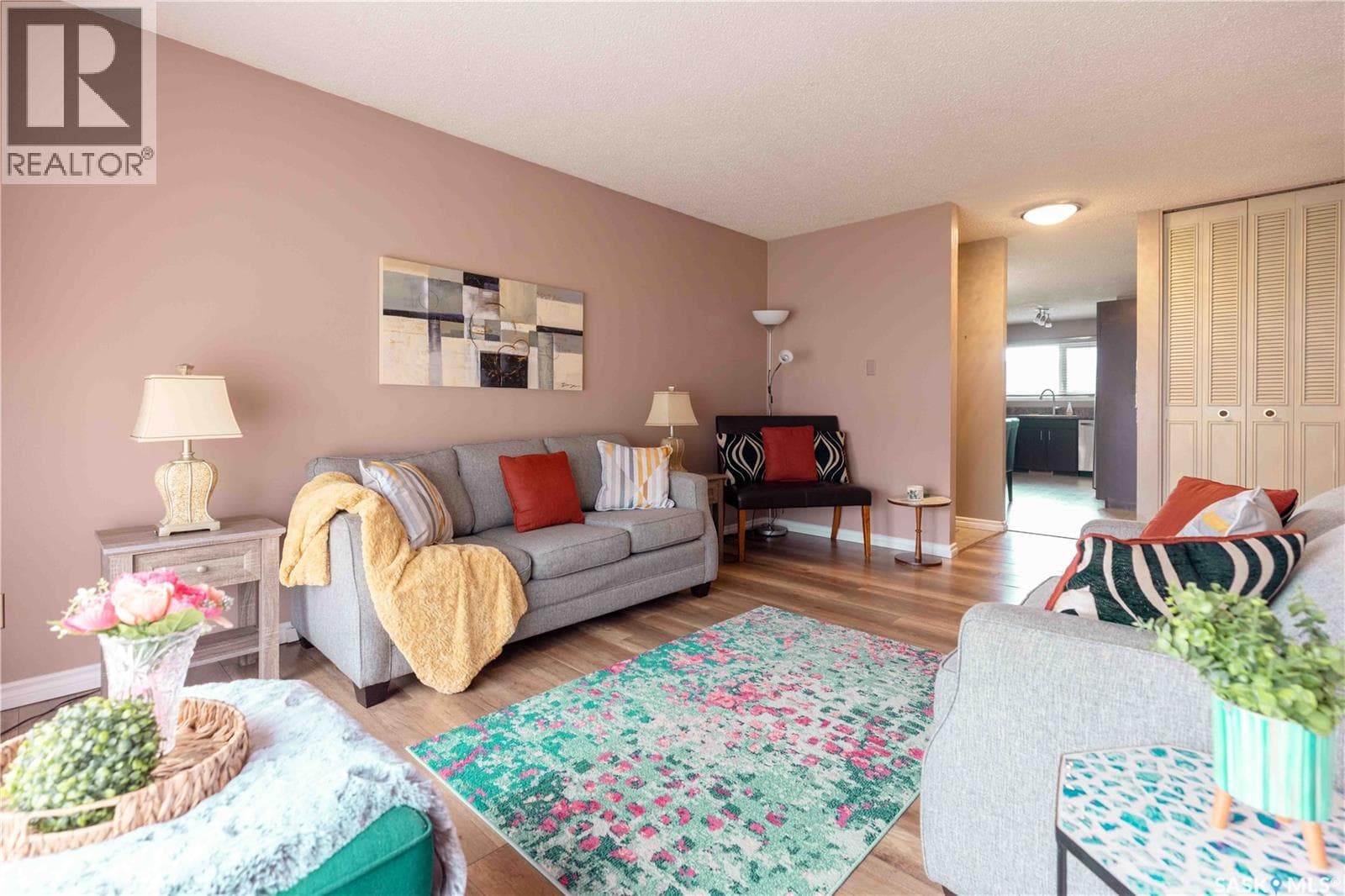 466 Smith CRESCENT — photo 4