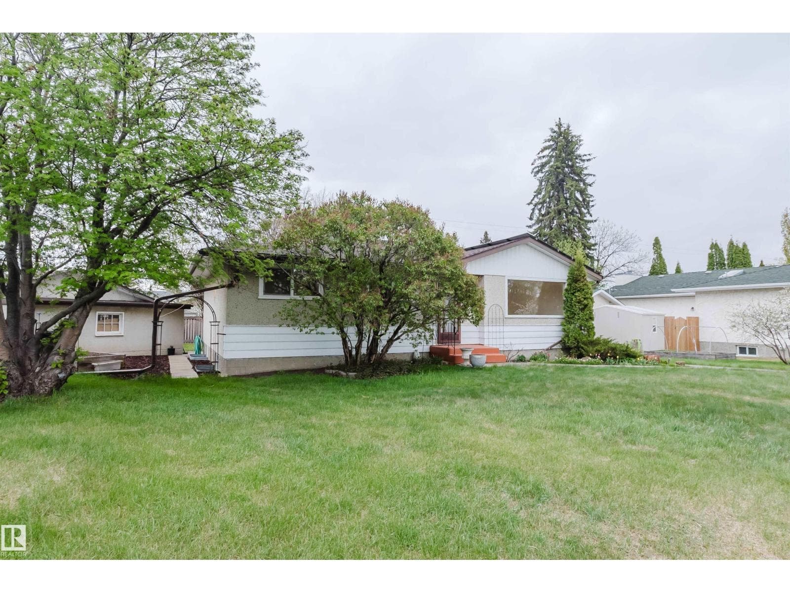8311 160 ST NW