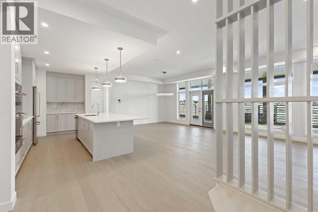 201, 140 Marina Cove SE — photo 2