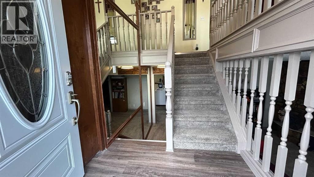911 12 Street SE — photo 3