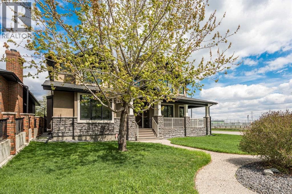 5615 19 Street SW — photo 3