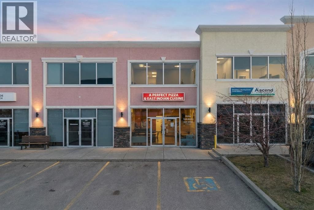 2903 Kingsview Boulevard SE — photo 2