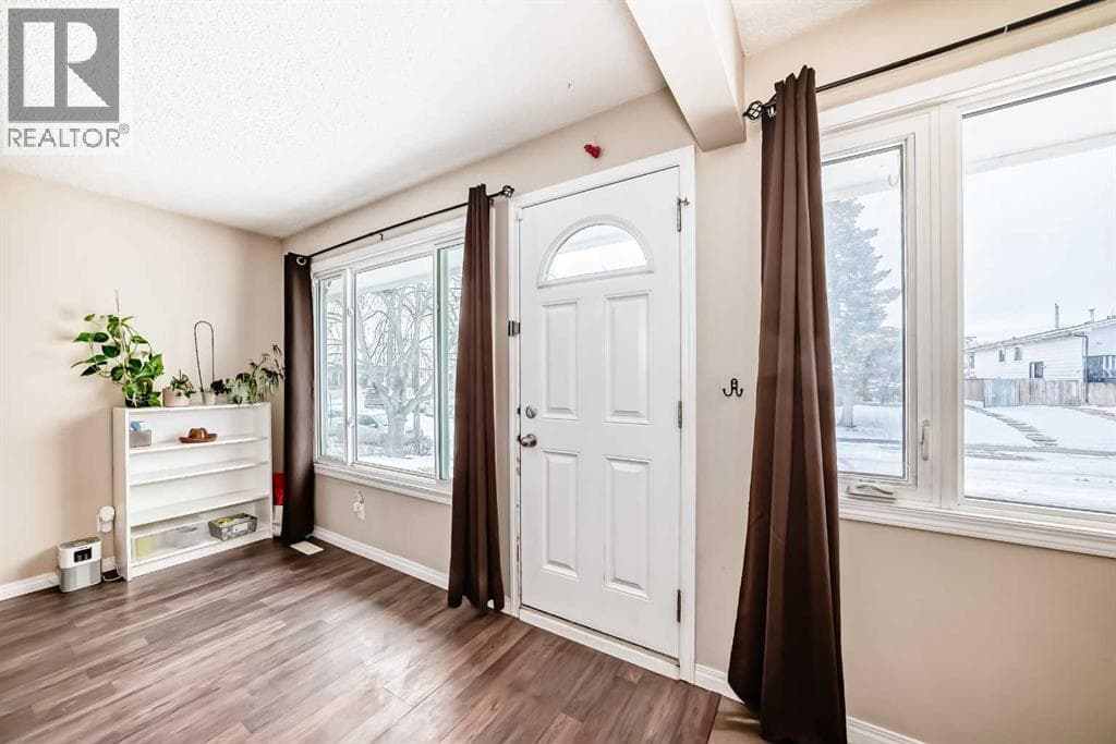118 Dovertree Place SE — photo 4