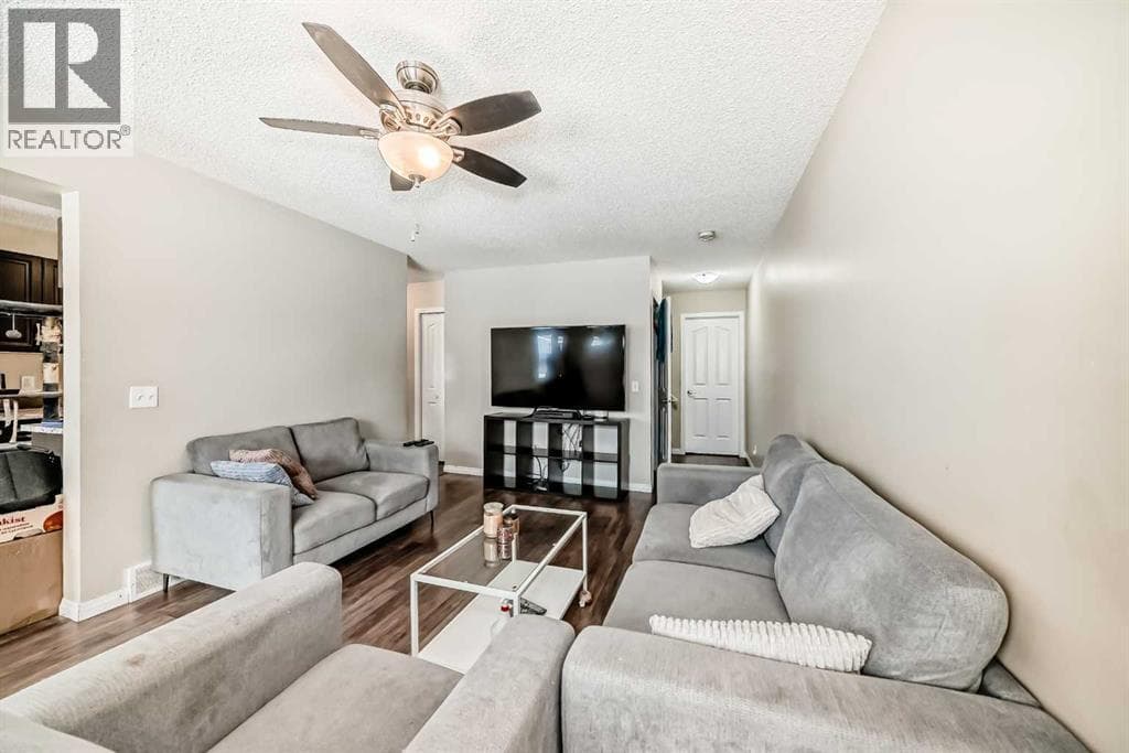 118 Dovertree Place SE — photo 3