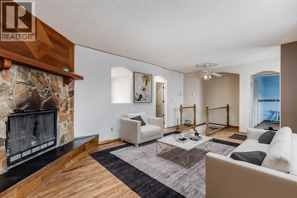 41 Alpine Crescent SE — photo 5
