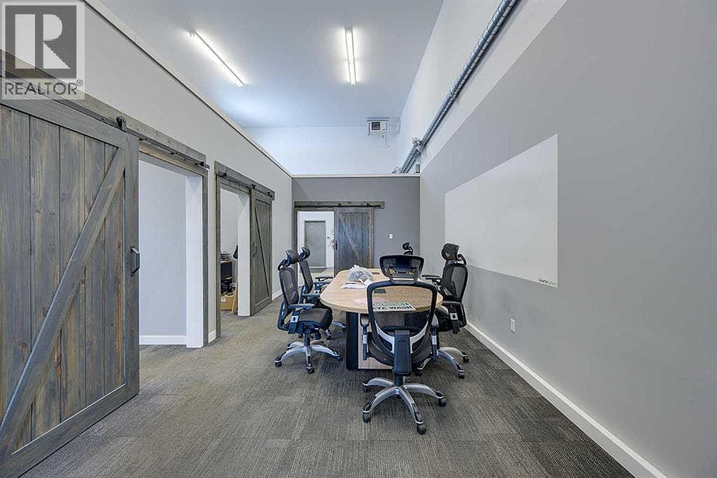 105 303A Larch Close — photo 3