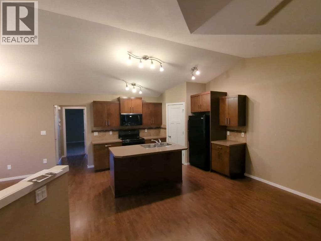 144 Mt Sundial Court W — photo 4