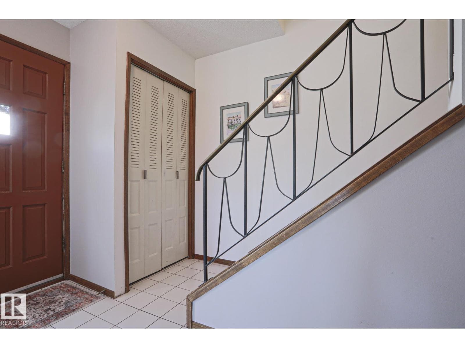 9324 80 AV NW — photo 5