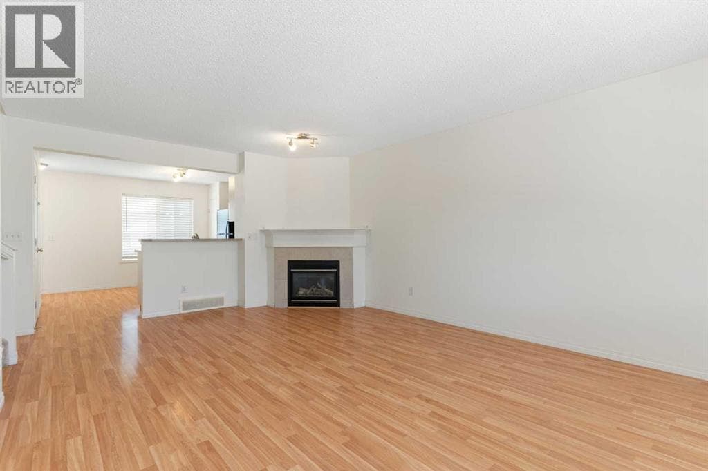 119 Royal Birch Villas NW — photo 3