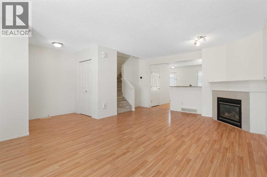 119 Royal Birch Villas NW — photo 4