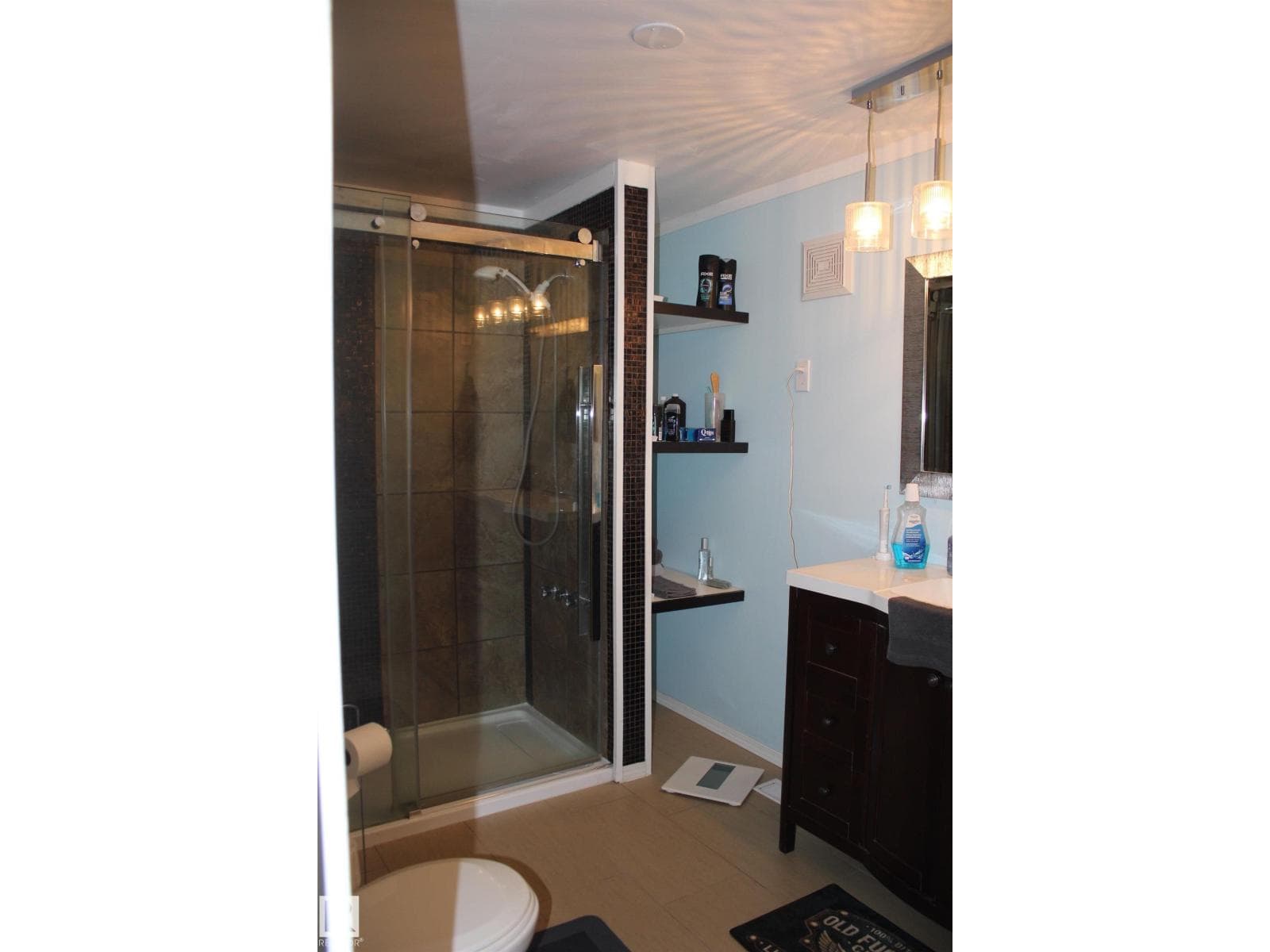 1118 Lakevista DR — photo 2