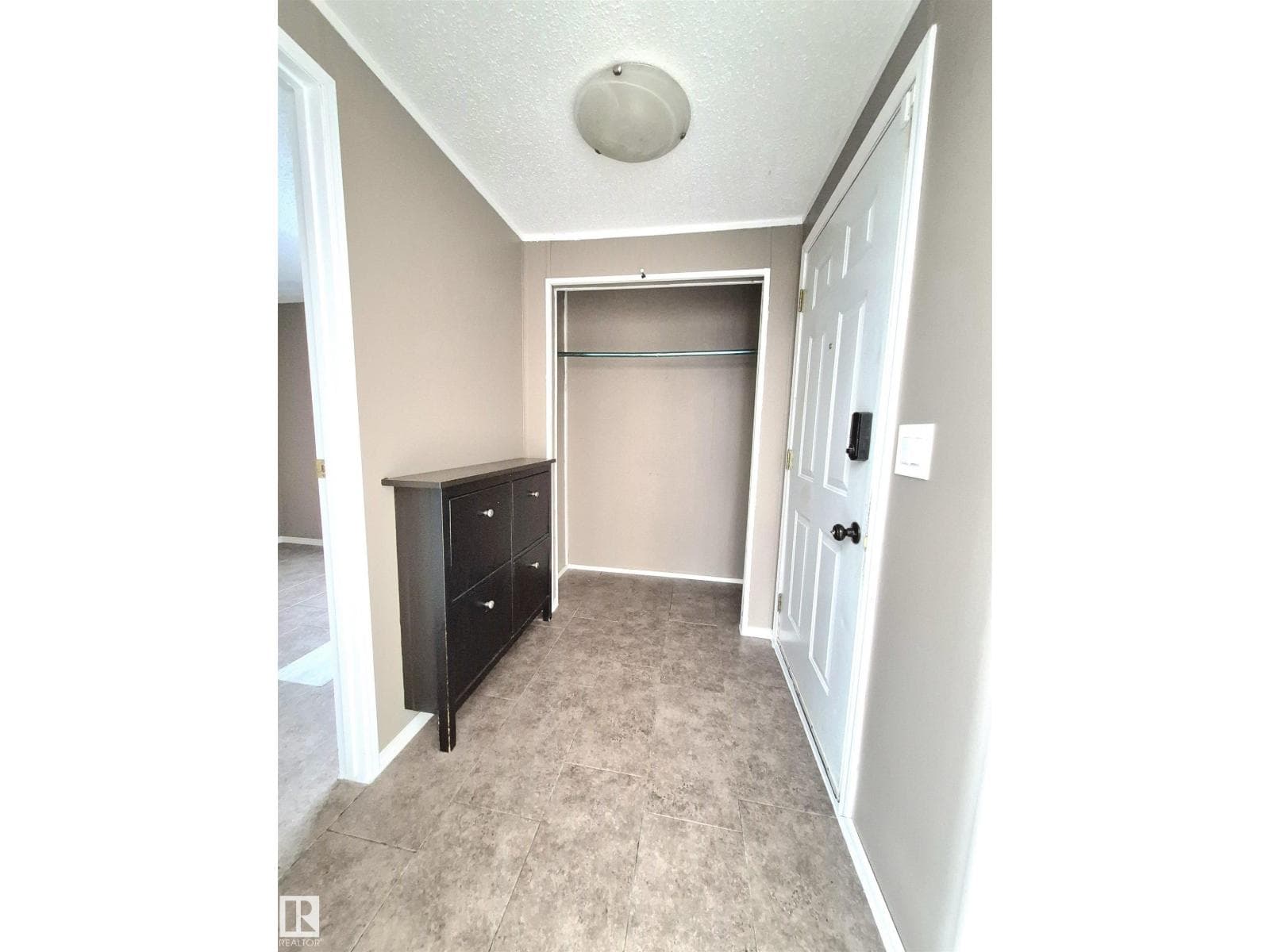 4631 48 AV — photo 3