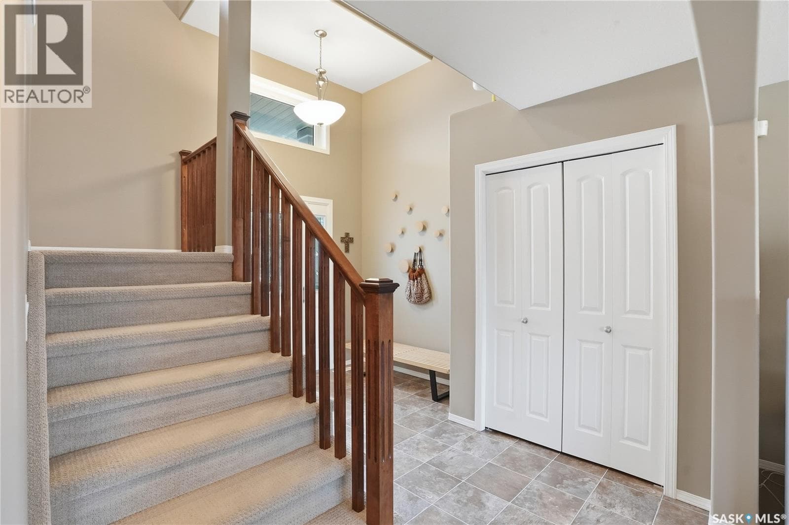 238 Stepney CRESCENT — photo 3