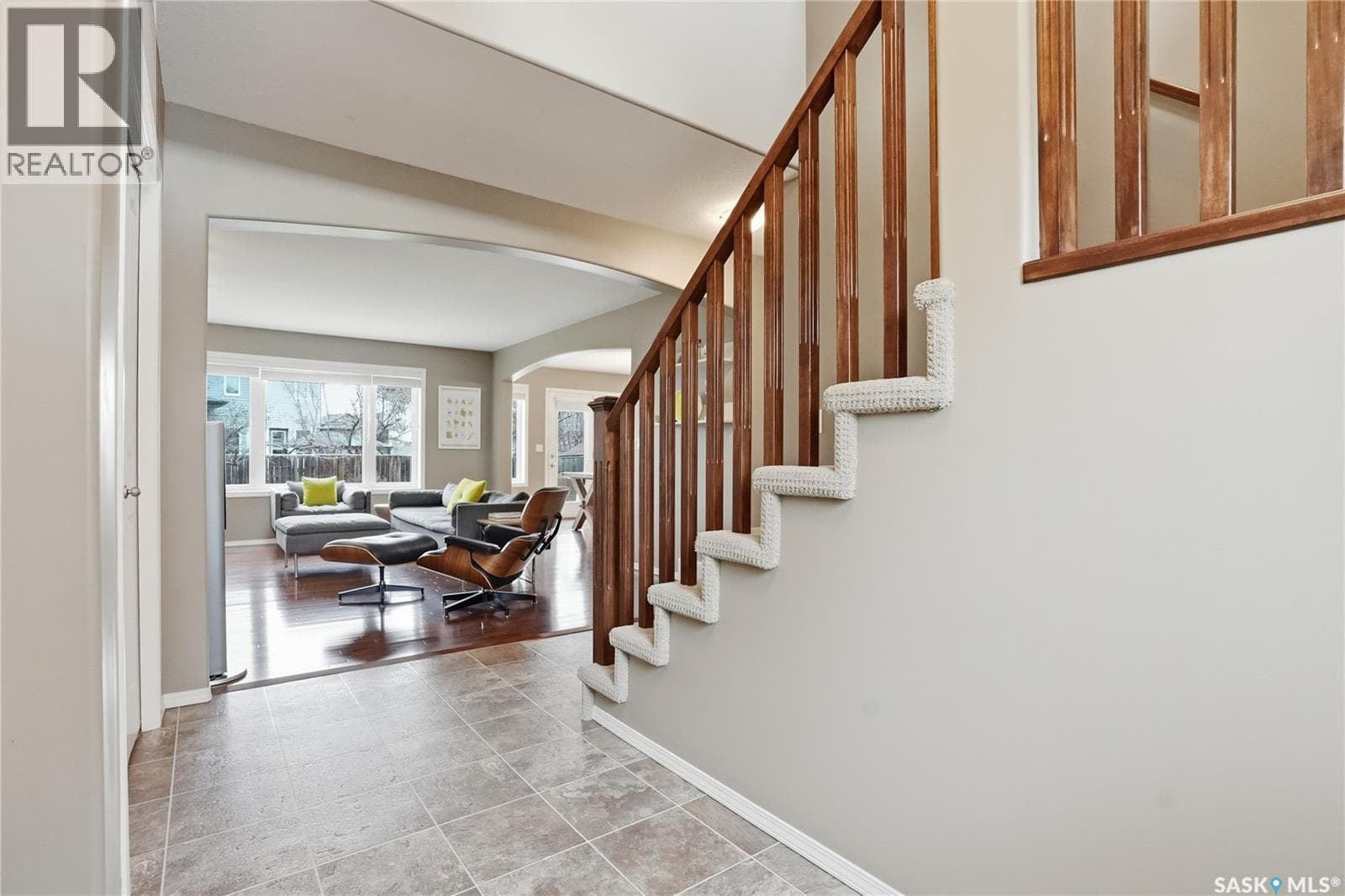 238 Stepney CRESCENT — photo 4
