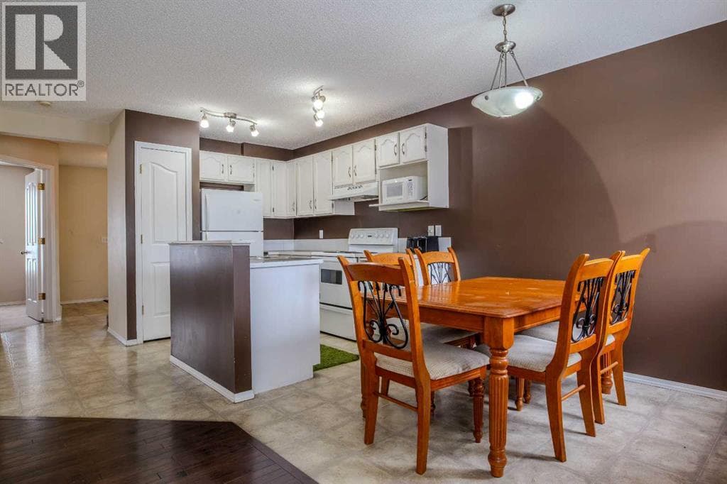 161 Saddlecrest Close NE — photo 4