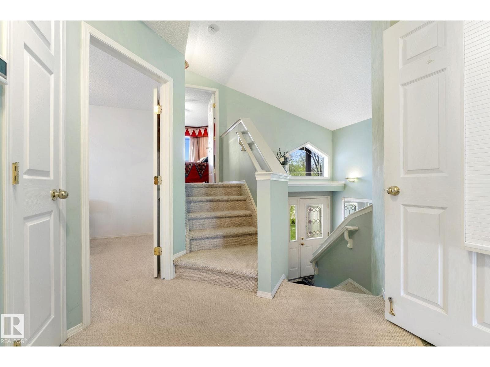 9315 162 AV NW — photo 5