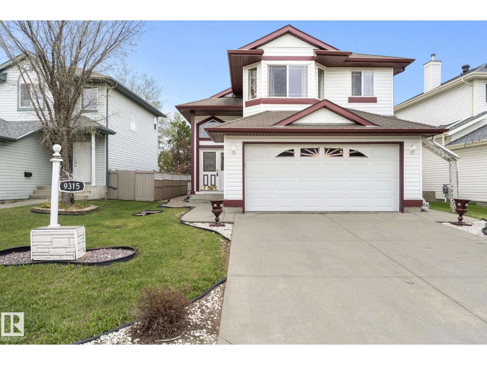 9315 162 AV NW — photo 2