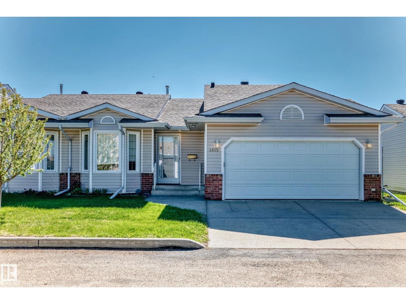 4815 32 AV NW