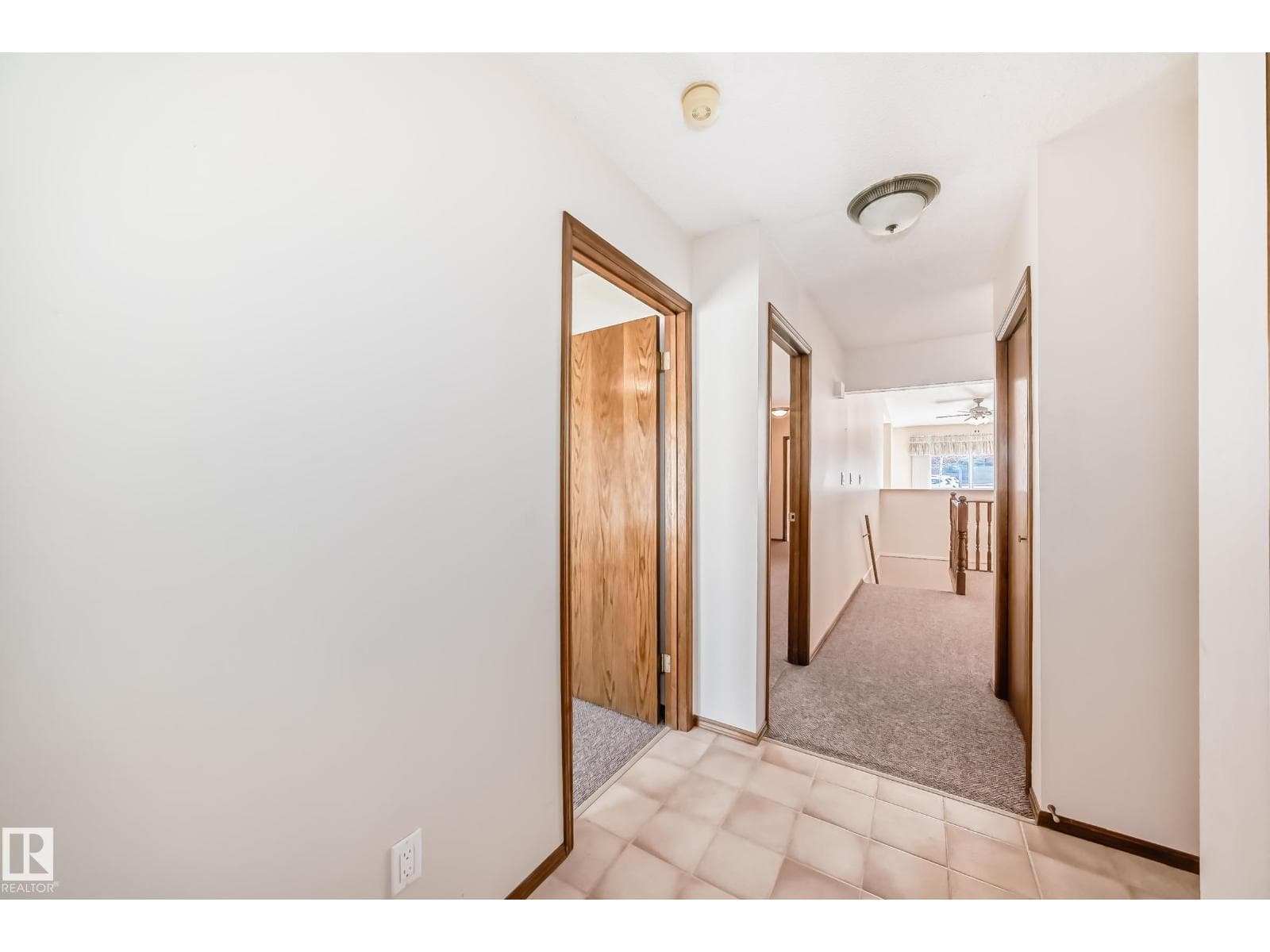 4815 32 AV NW — photo 5