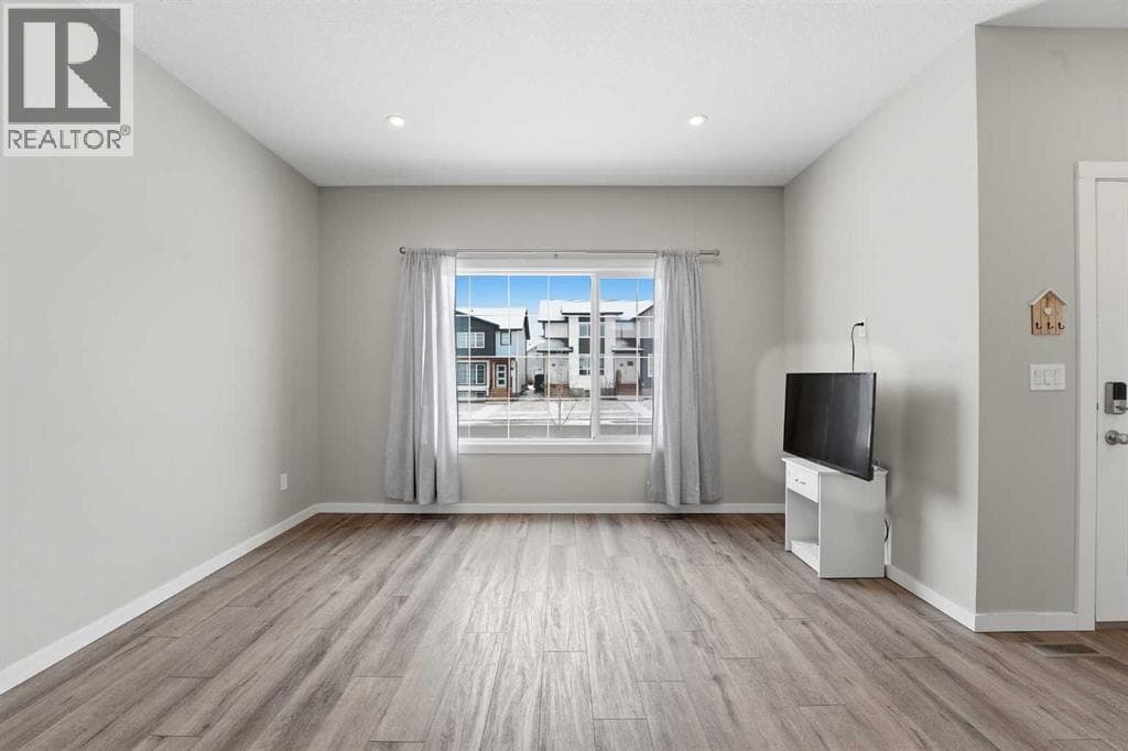 39 Lake Street — photo 2