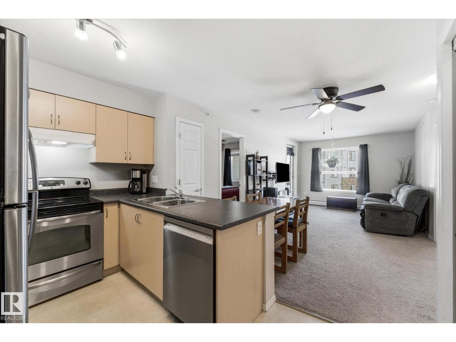 #410 42 SUMMERWOOD BV — photo 4
