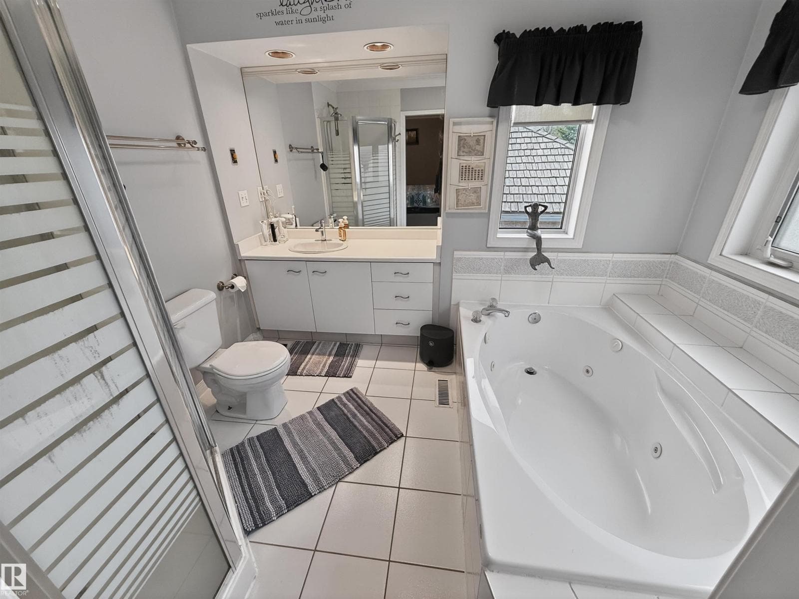 11 LACOMBE DR — photo 5